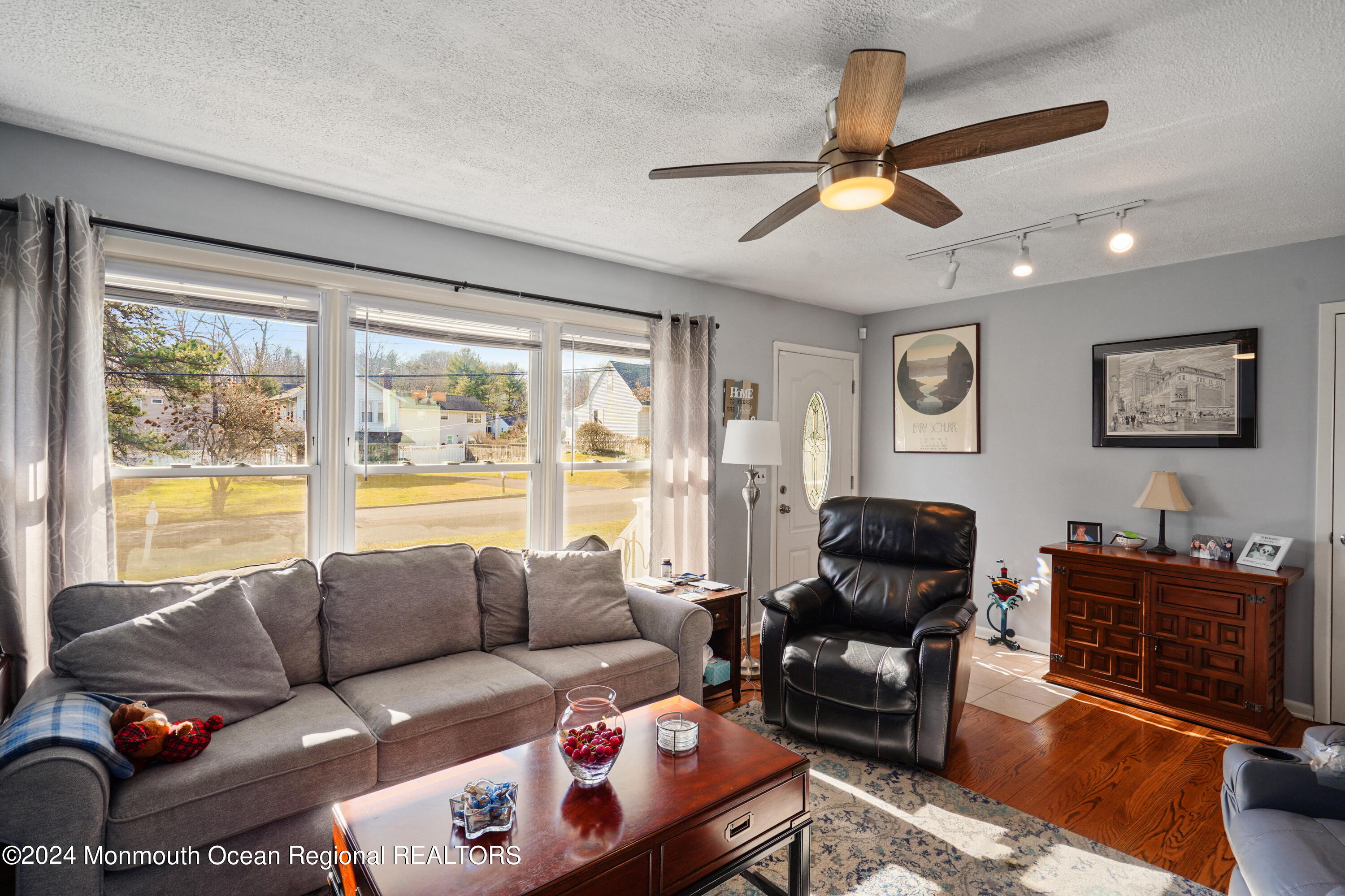 223 Robbins Road Neptune Township, NJ 07753 - Photo 5 of 33 DSC08964