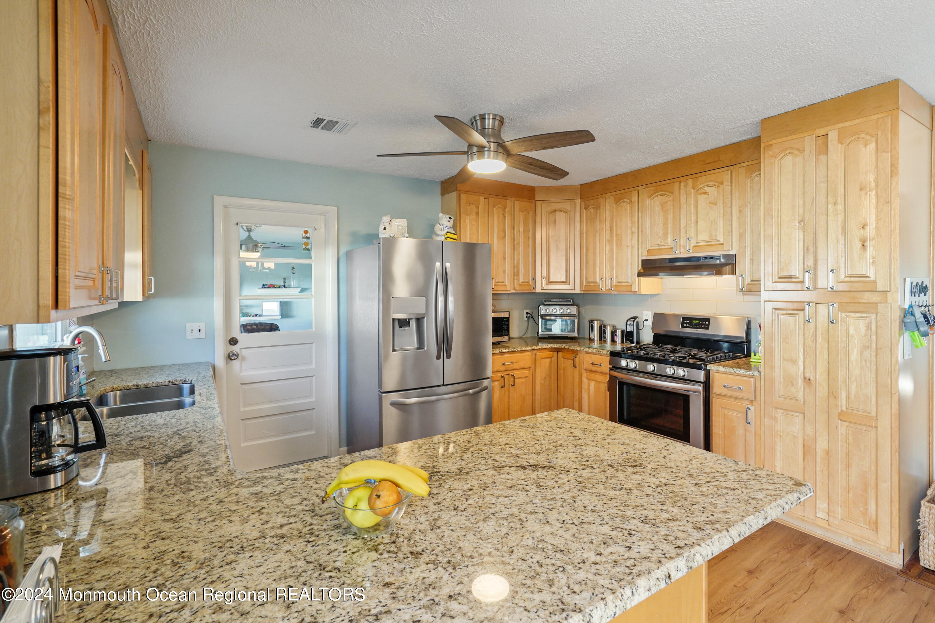 223 Robbins Road Neptune Township, NJ 07753 - Photo 10 of 33 DSC09028