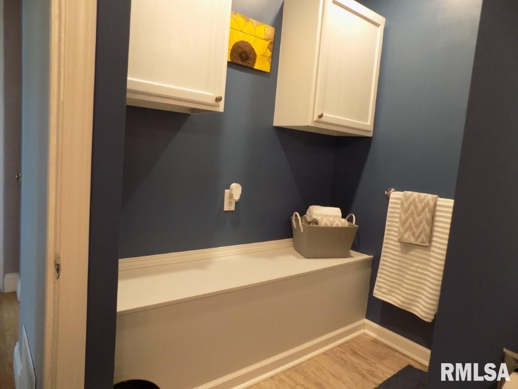 2272 Hazlett Road Springfield, IL 62707 - Photo 13 of 31 Gallery Image 13