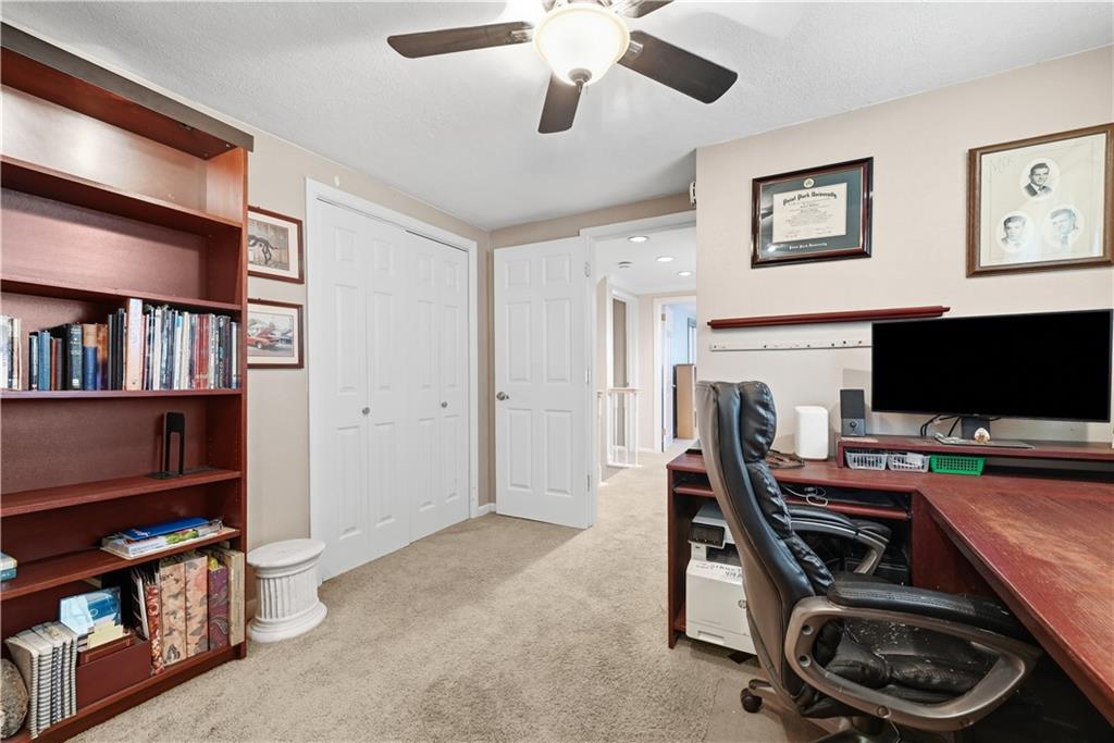 131 Elm Road Pittsburgh, PA 15237 - Photo 36 of 47 Office