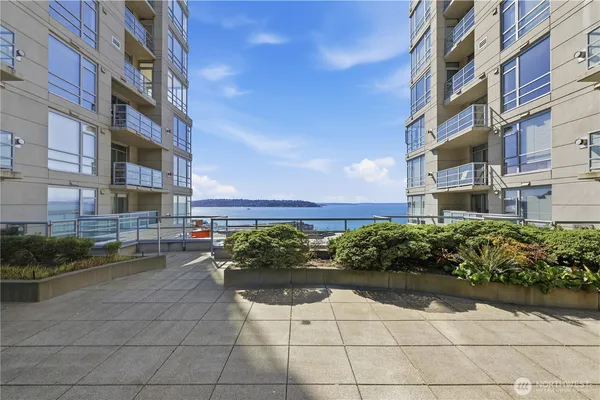 $335,000 | 2929 1st Avenue, Unit 201, Seattle, WA 98121