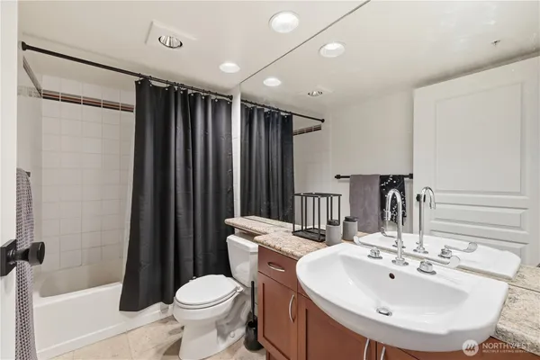 $335,000 | 2929 1st Avenue, Unit 201, Seattle, WA 98121