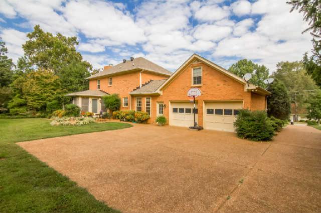204 Apple Valley Road Lebanon, TN 37087 - Photo 17 of 20 Plenty of Parking Space for the RV and Family