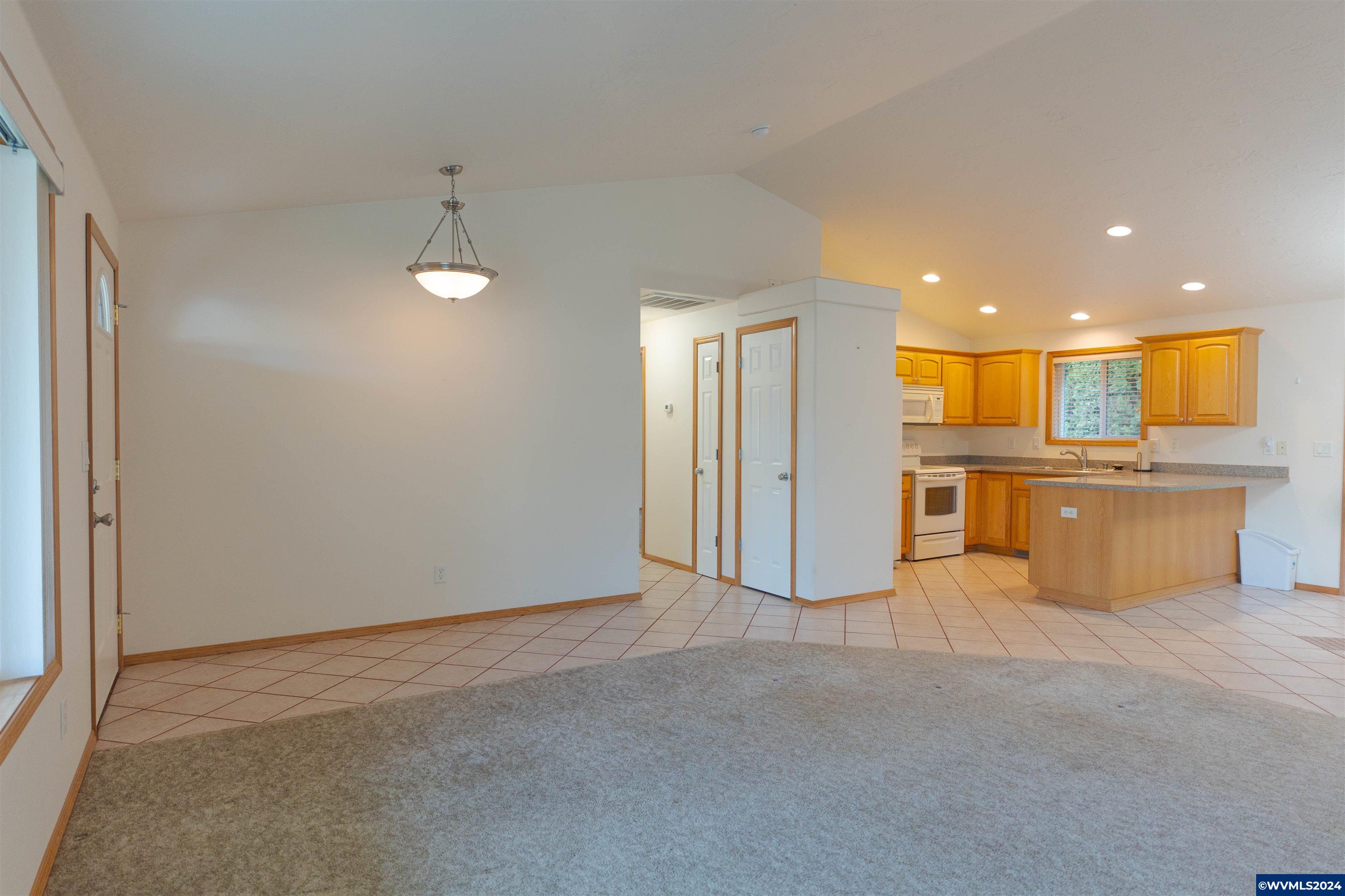 1904 Summerfield Court Southwest Albany, OR 97321 - Photo 4 of 28