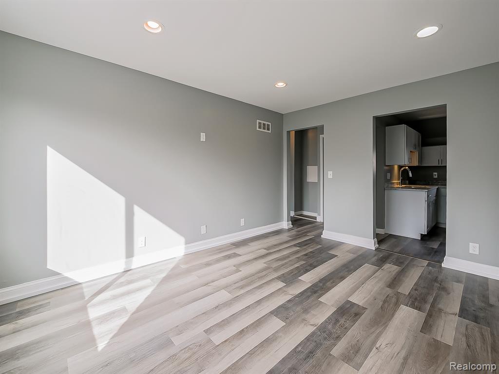 13 Mohawk Road Pontiac, MI 48341 - Photo 6 of 24