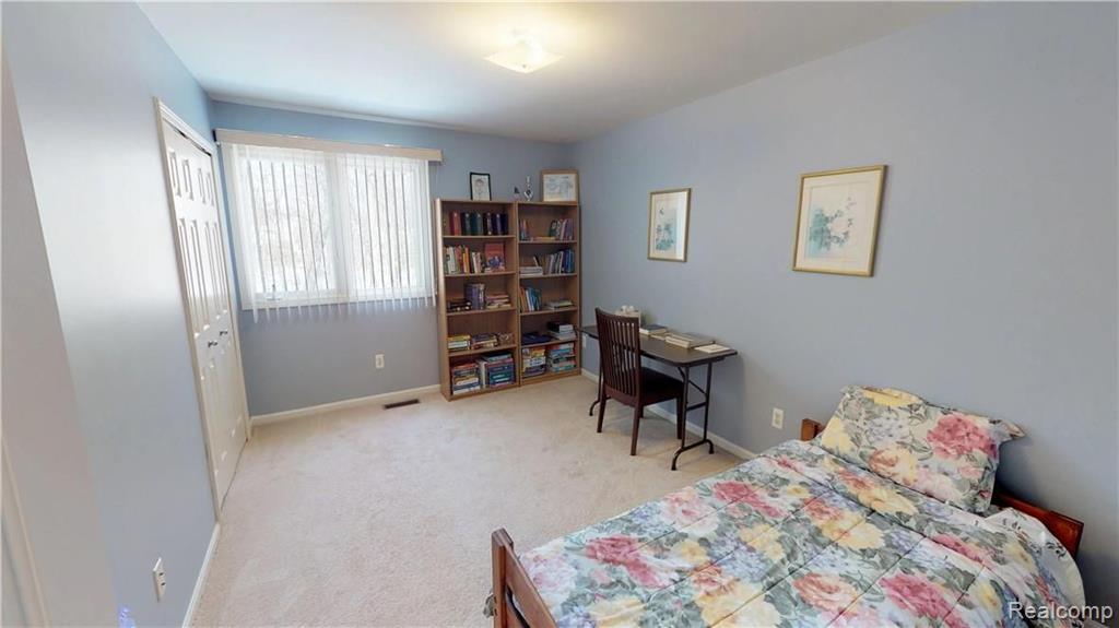 411 Mystic Valley Rochester Hills, MI 48307 - Photo 17 of 30