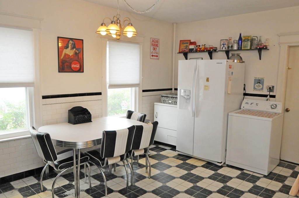 61 Somerset Street Springfield, MA 01108 - Photo 9 of 20 Gallery Image 9