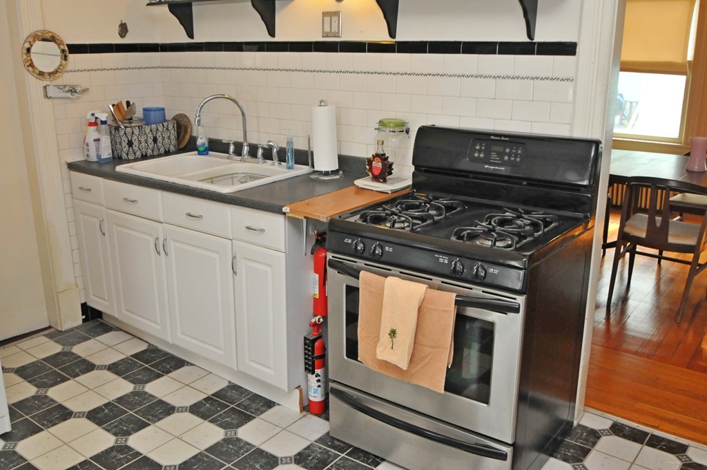 61 Somerset Street Springfield, MA 01108 - Photo 10 of 20 Gallery Image 10