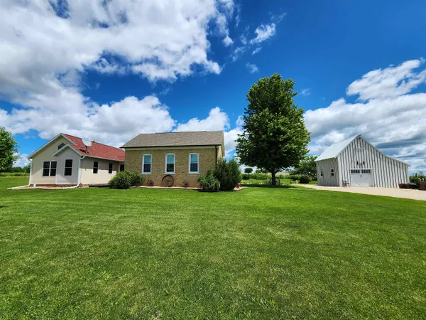 $429,000 | 3010 County Road U, Shullsburg, WI 53586