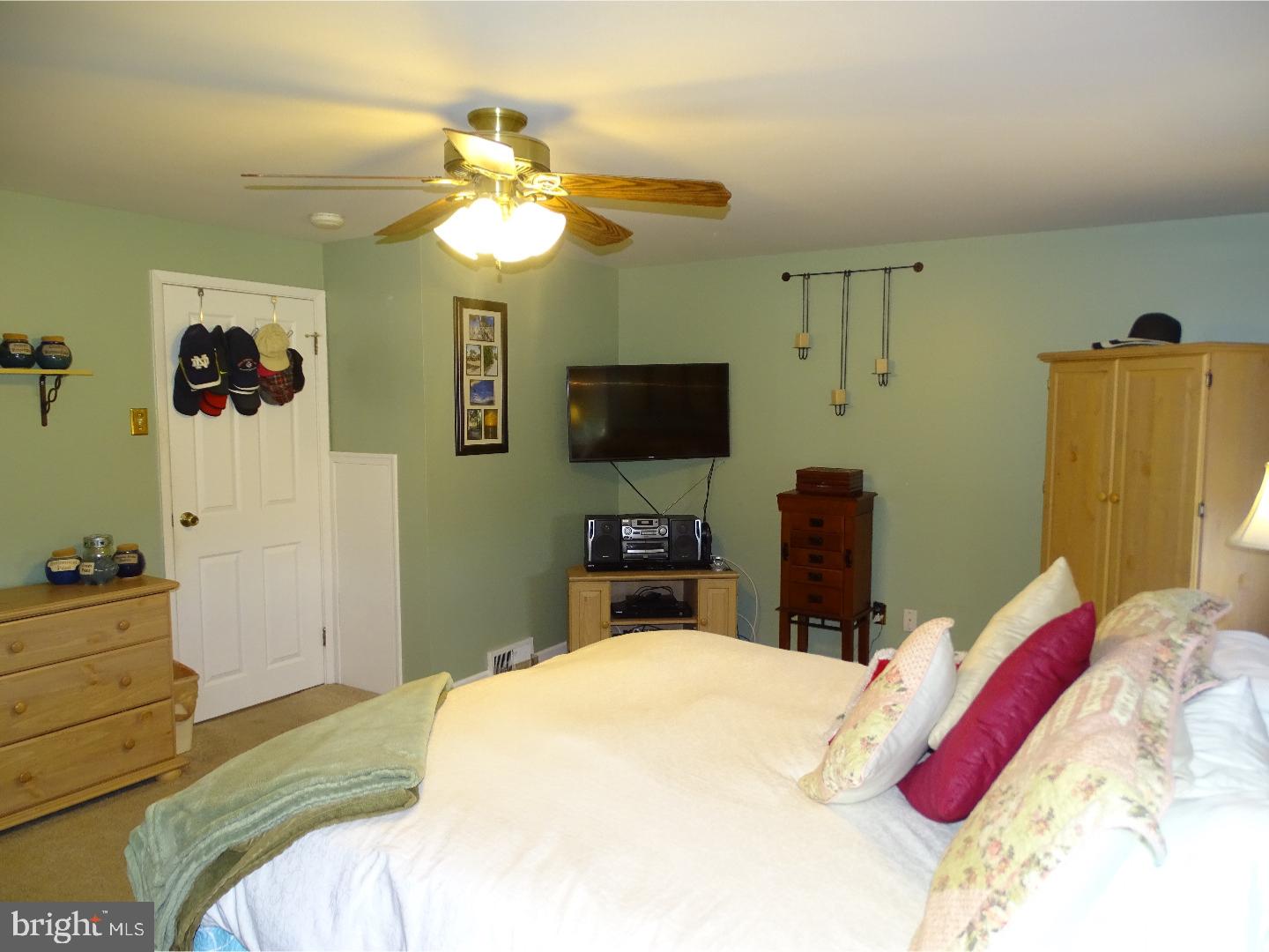 12403 Tyrone Road Philadelphia, PA 19154 - Photo 11 of 23 Bedroom - Main