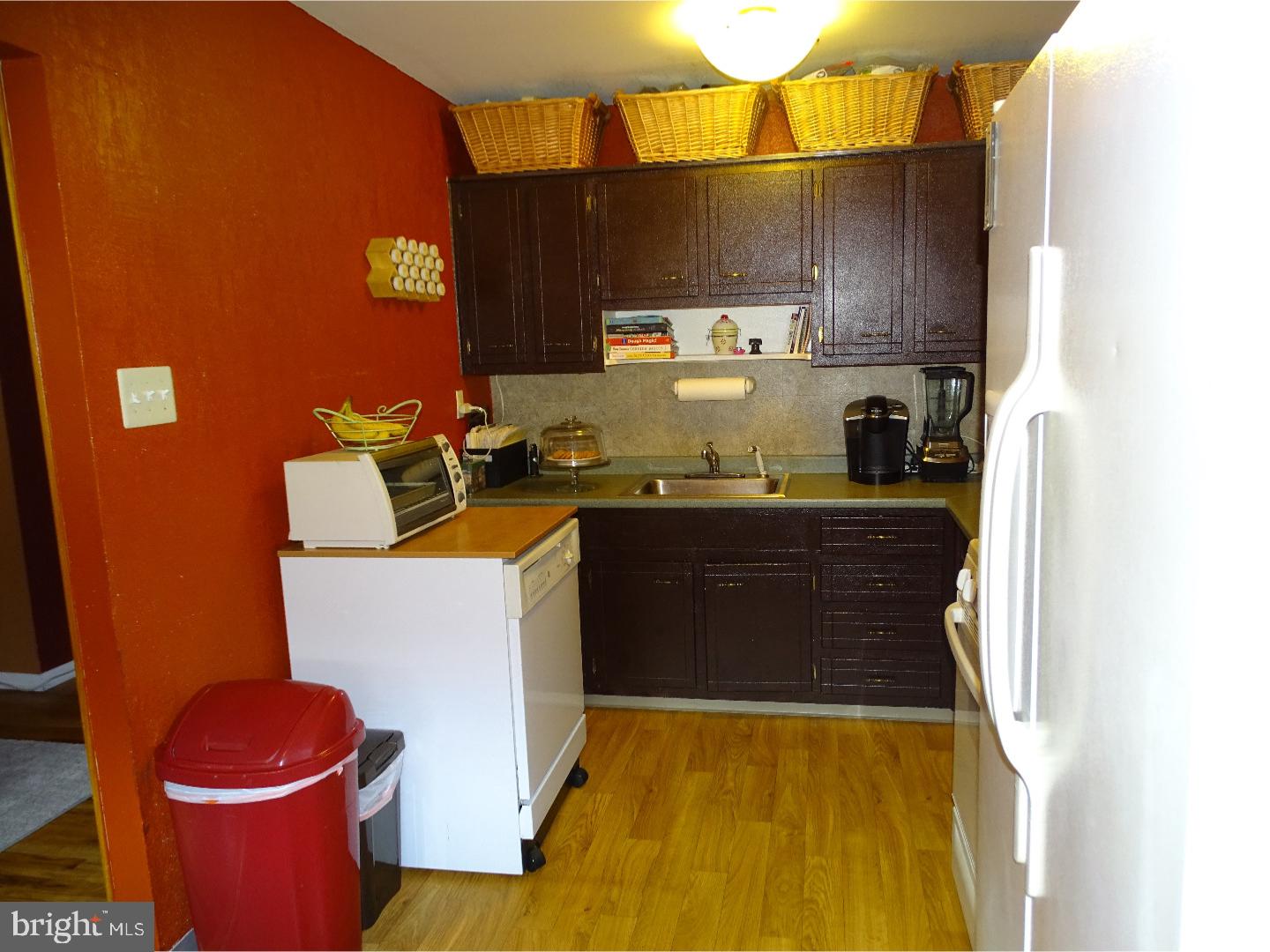 12403 Tyrone Road Philadelphia, PA 19154 - Photo 7 of 23 Kitchen