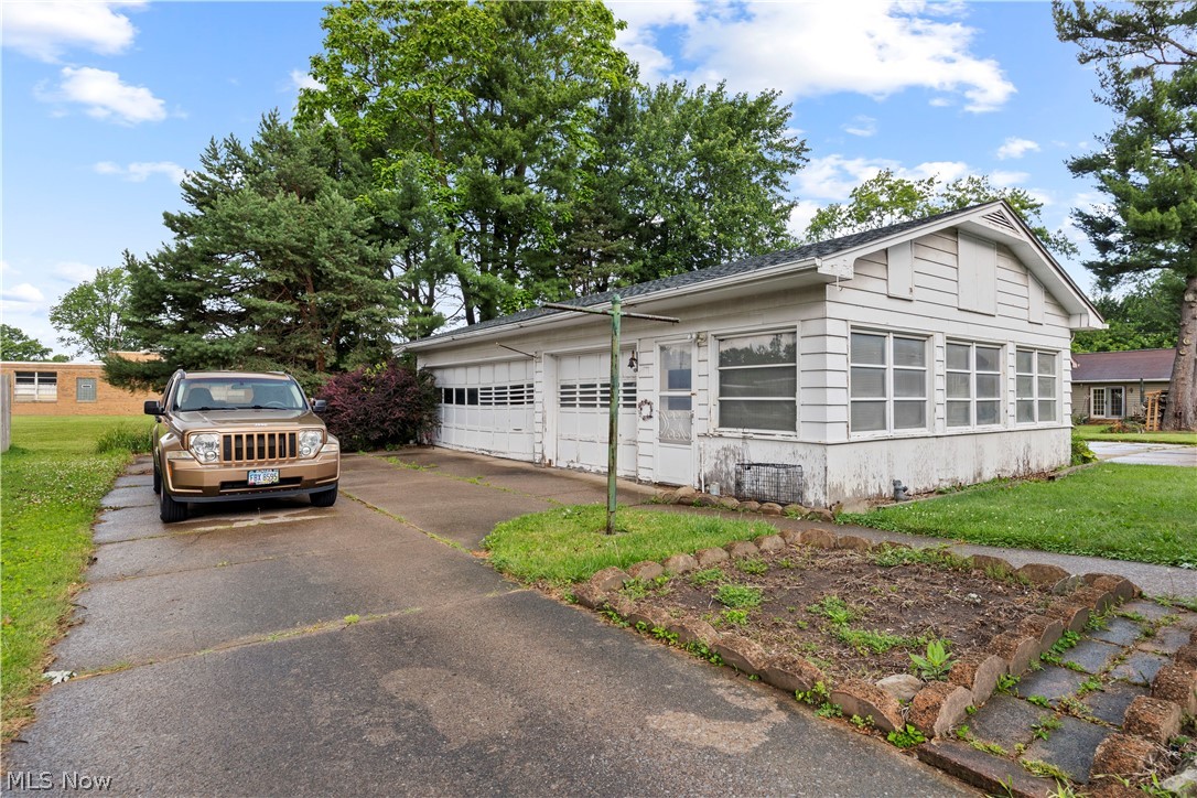 406 Root Road Lorain, OH 44052 - Photo 35 of 38