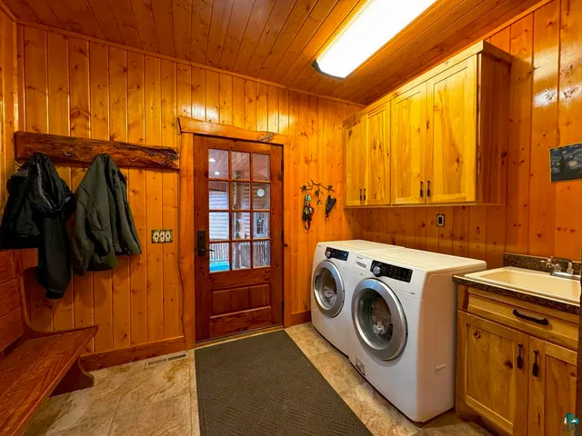 $1,495,000 | 7236 Far North Road, Orr, MN 55771