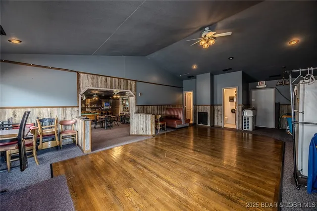 $319,000 | 33023 Highway 7, Edwards, MO 65326