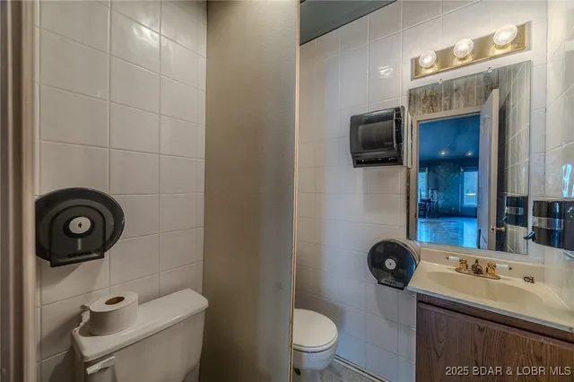 $319,000 | 33023 Highway 7, Edwards, MO 65326