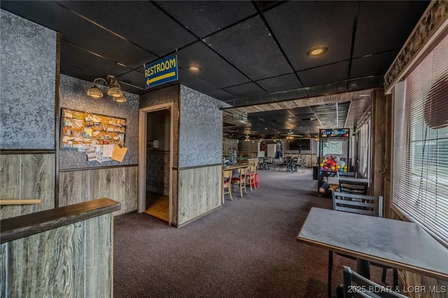 $319,000 | 33023 Highway 7, Edwards, MO 65326