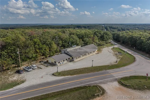 $319,000 | 33023 Highway 7, Edwards, MO 65326