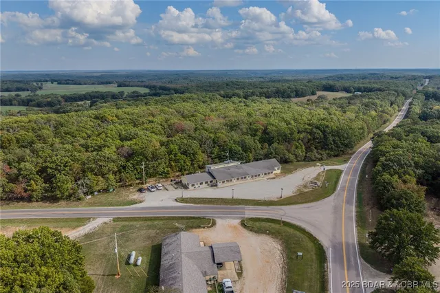$319,000 | 33023 Highway 7, Edwards, MO 65326