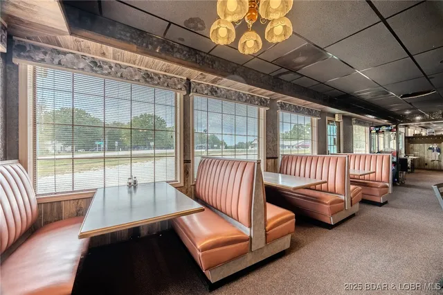 $319,000 | 33023 Highway 7, Edwards, MO 65326