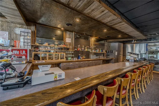 $319,000 | 33023 Highway 7, Edwards, MO 65326