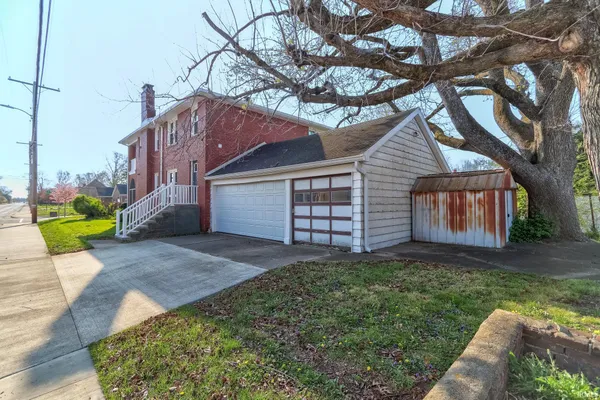 $329,000 | 401-403 South Lincoln Park Drive, Evansville, IN 47714