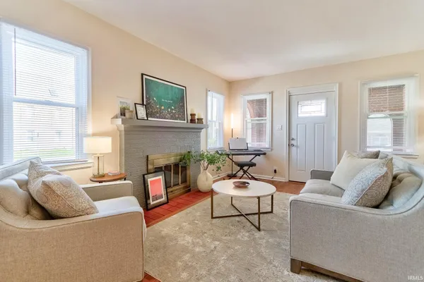 $329,000 | 401-403 South Lincoln Park Drive, Evansville, IN 47714