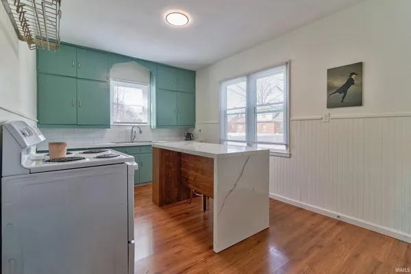 $329,000 | 401-403 South Lincoln Park Drive, Evansville, IN 47714