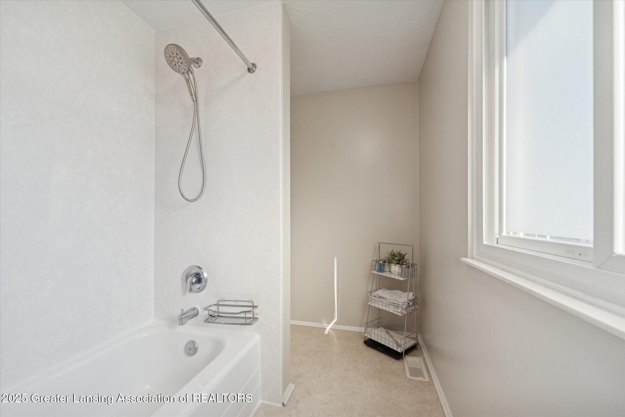 1017 Coolidge Road Lansing, MI 48912 - Photo 24 of 39 24-1017 Coolidge Rd Lansing, MI 48912-W
