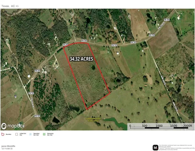 a black and white photo of a tennis court