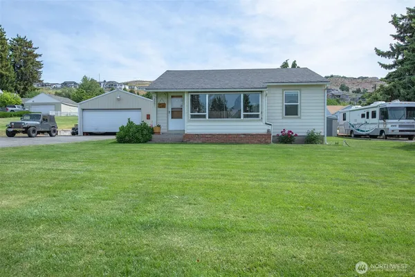 $525,000 | 2901 Sunset Highway, East Wenatchee, WA 98802