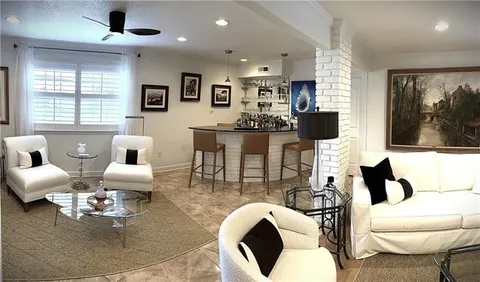 $689,000 | 3617 Edenborn Avenue, Metairie, LA 70002
