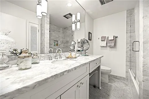 $689,000 | 3617 Edenborn Avenue, Metairie, LA 70002