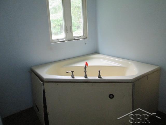 1516 South 10 Mile Road Midland, MI 48640 - Photo 13 of 17 31329061-12.JPG