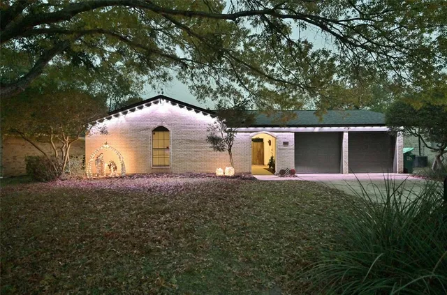 $297,000 | 2708 Foxcroft Circle, Denton, TX 76209