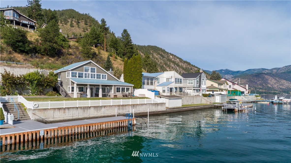 4126 South Lakeshore Road Chelan, WA 98816 - Photo 2 of 25 Gallery Image 2