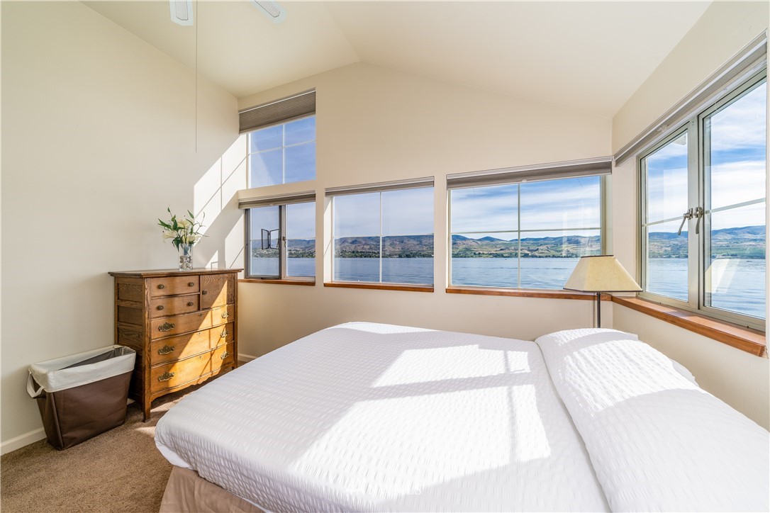 4126 South Lakeshore Road Chelan, WA 98816 - Photo 16 of 25 Gallery Image 16
