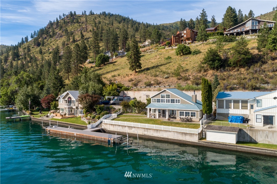 4126 South Lakeshore Road Chelan, WA 98816 - Photo 3 of 25 Gallery Image 3