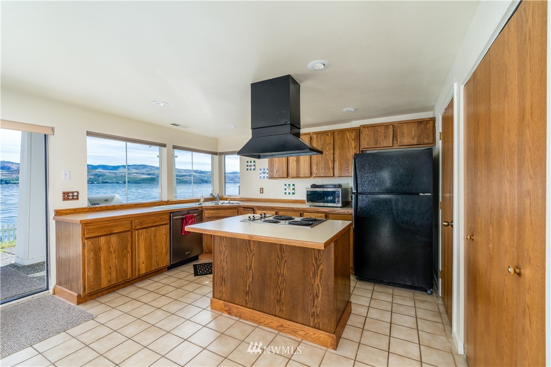 4126 South Lakeshore Road Chelan, WA 98816 - Photo 24 of 25 Gallery Image 24