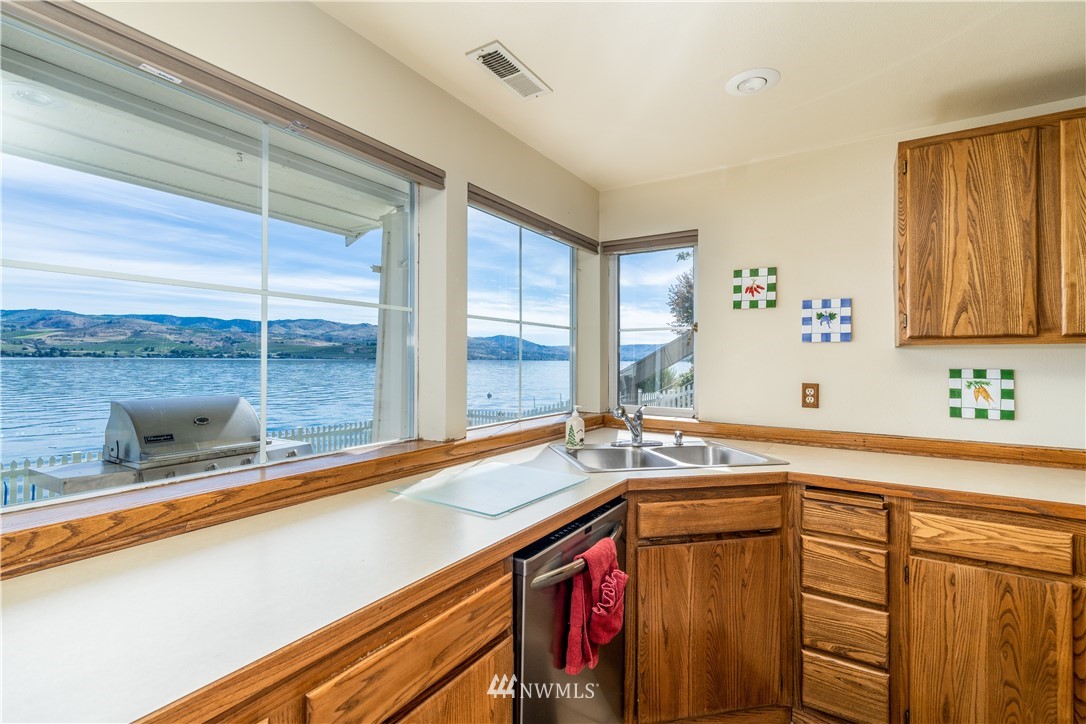 4126 South Lakeshore Road Chelan, WA 98816 - Photo 25 of 25 Gallery Image 25