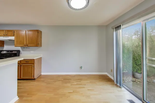 $289,990 | 106 Brittany Drive, Streamwood, IL 60107