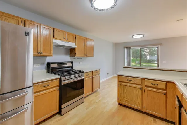 $289,990 | 106 Brittany Drive, Streamwood, IL 60107