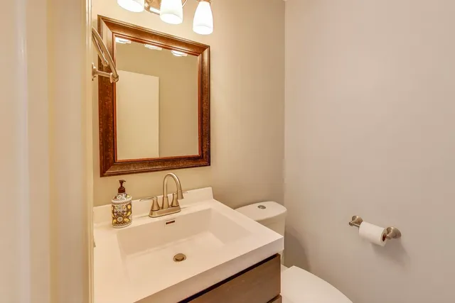 $289,990 | 106 Brittany Drive, Streamwood, IL 60107