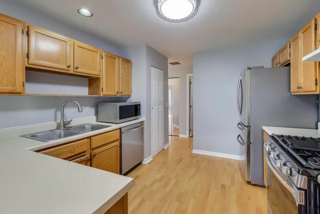 $289,990 | 106 Brittany Drive, Streamwood, IL 60107