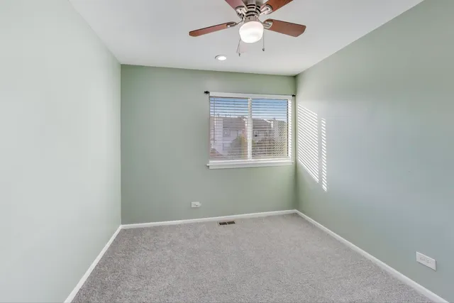 $289,990 | 106 Brittany Drive, Streamwood, IL 60107