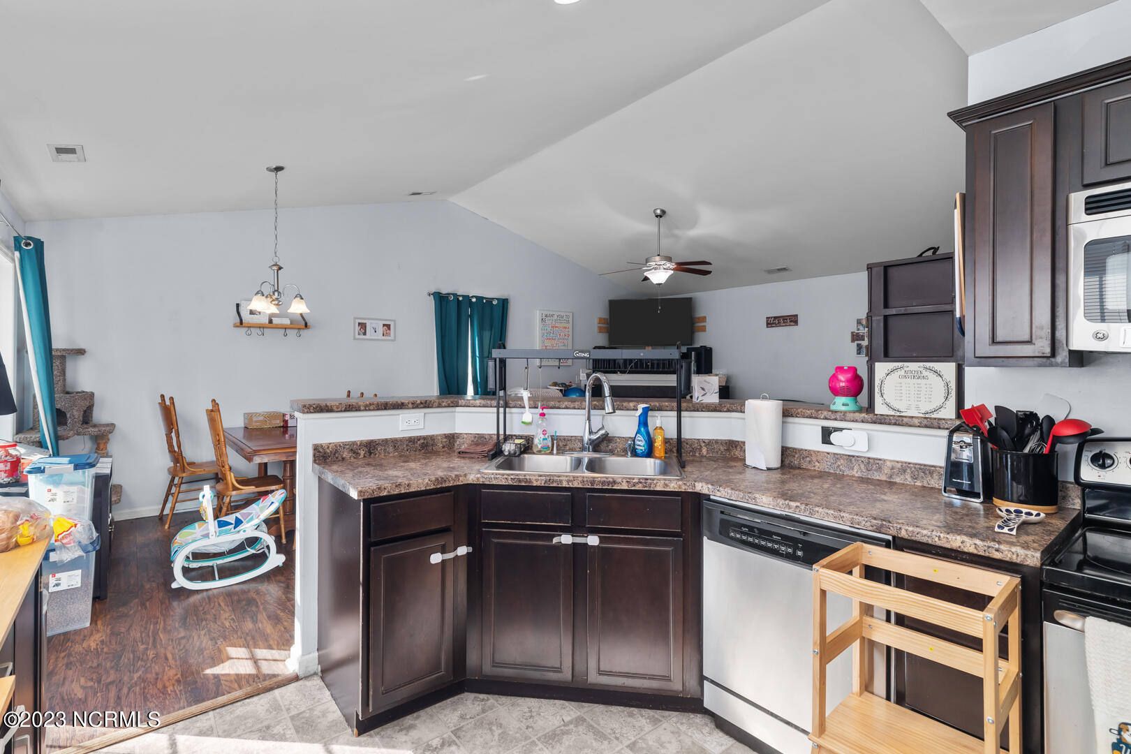 297 Haws Run Road Jacksonville, NC 28540 - Photo 16 of 36 16