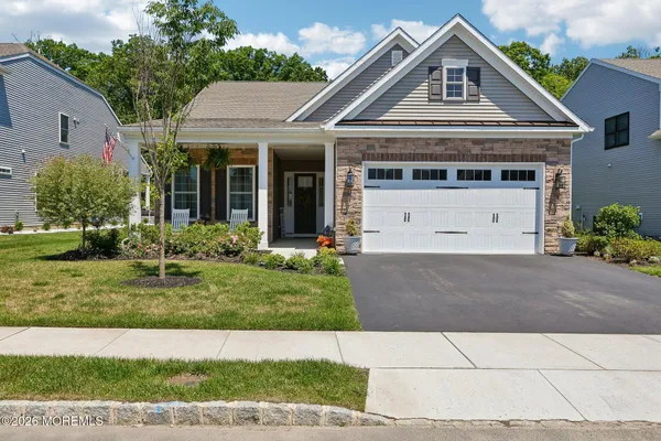 $985,900 | 62 Sanctuary Lane, Farmingdale, NJ 07727