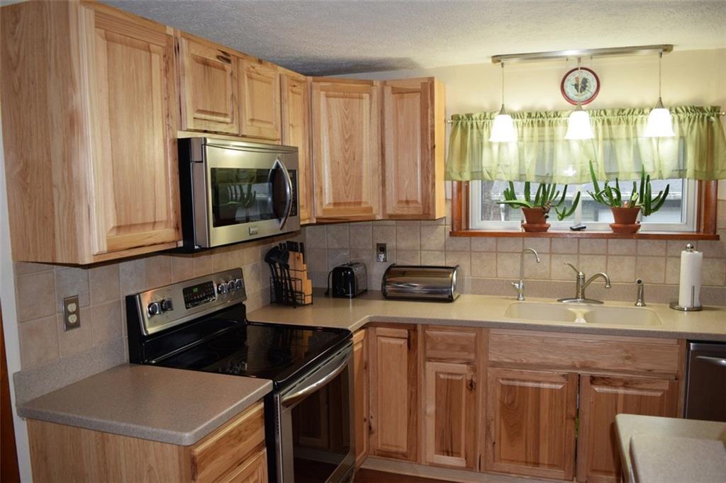 831 Clarksville Road Mercer, PA 16137 - Photo 2 of 25