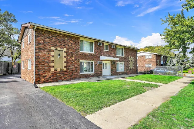 $1,700 | 8210 South 84th Avenue, Unit 1N, Justice, IL 60458