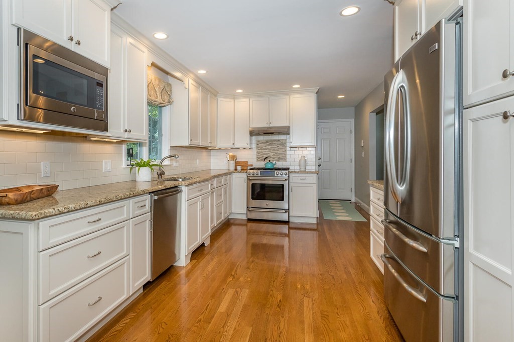 1 Beaver Brook Road Canton, MA 02021 - Photo 7 of 24