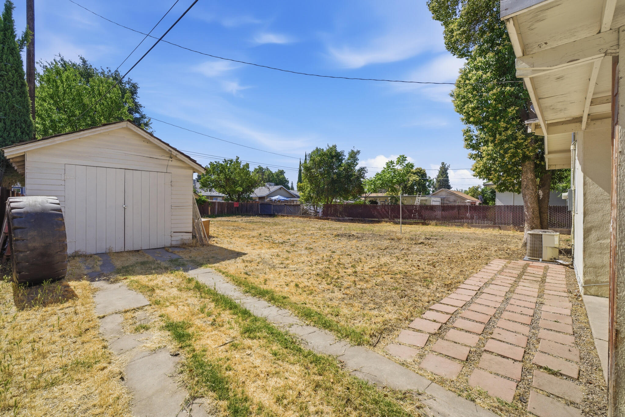 723 South Locust Street Visalia, CA 93277 - Photo 24 of 27